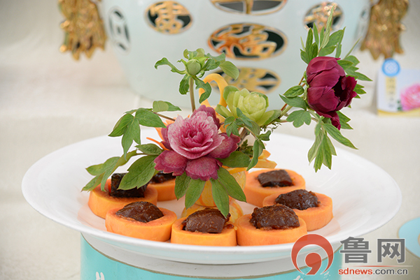 新闻资讯 城市 正文原标题:菏泽牡丹区举行"曹州名优小吃暨牡丹宴美食