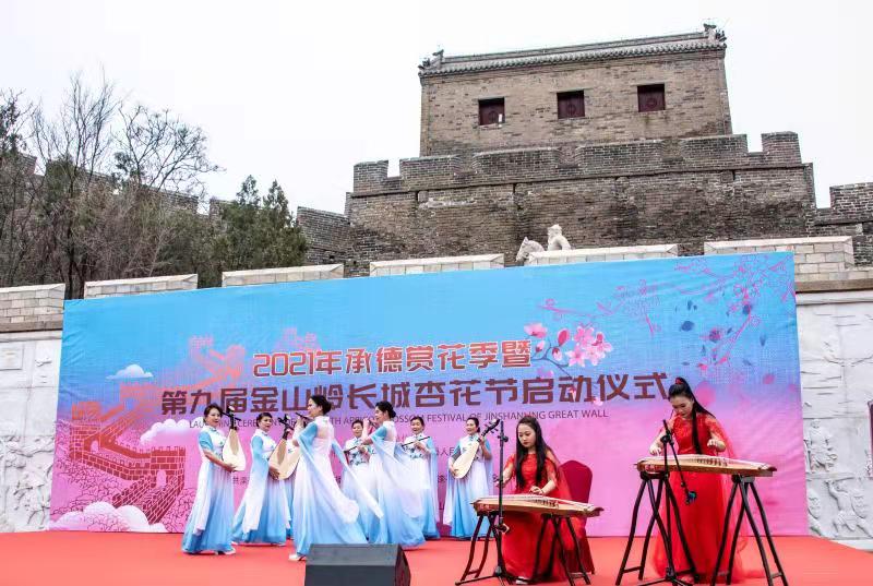 活动现场 王占平摄