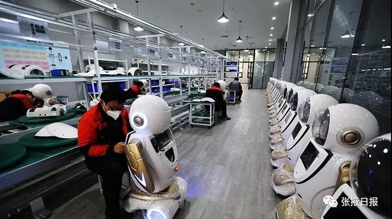 ▲张掖智能制造产业园智能机器人生产线