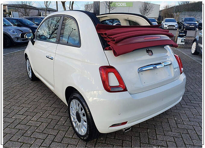 菲亚特500敞篷版实拍复古外观设计折叠软顶敞篷搭轻混动力