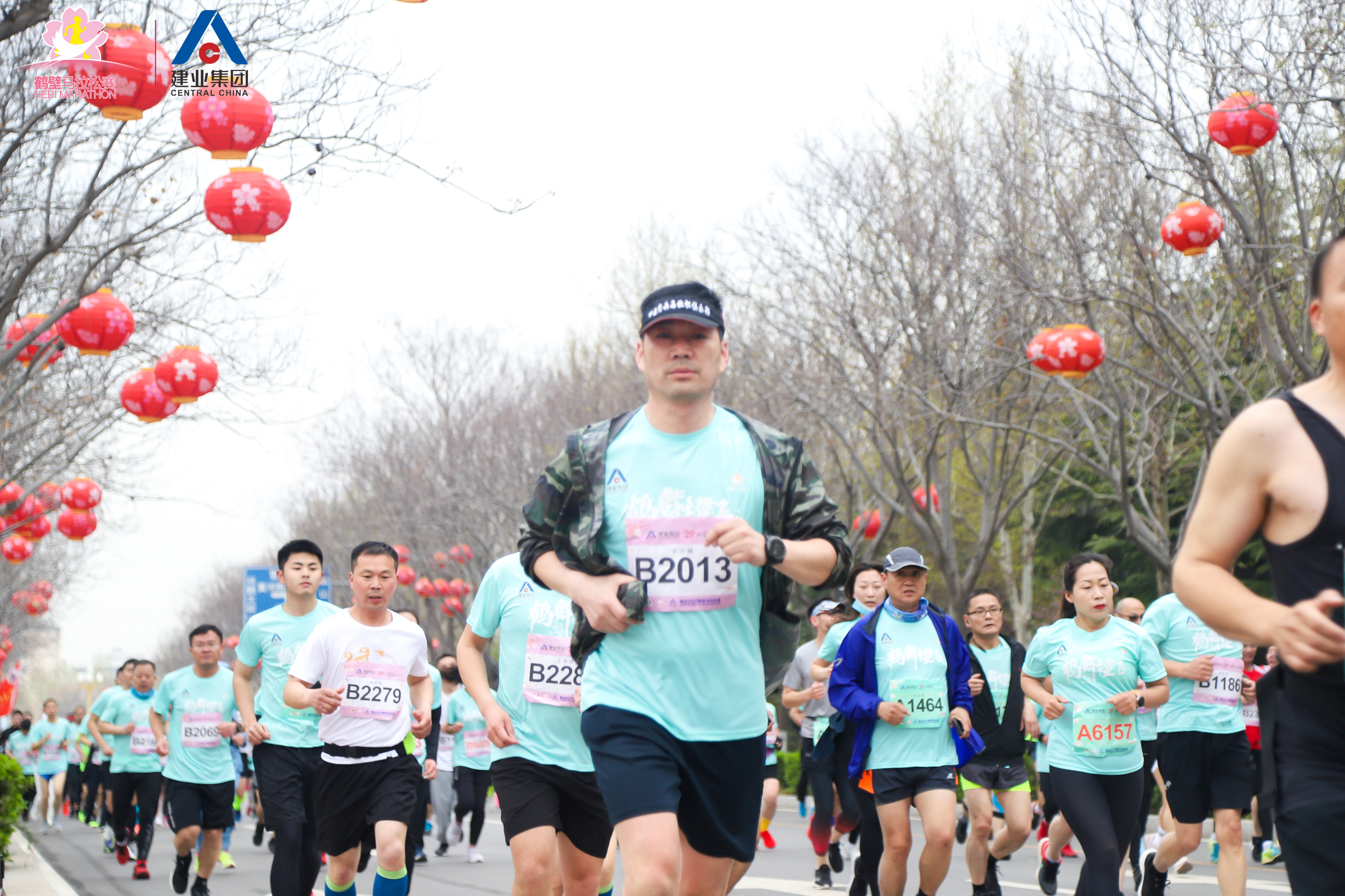 2021鹤壁马拉松赛成功举行 万余名选手激情开跑