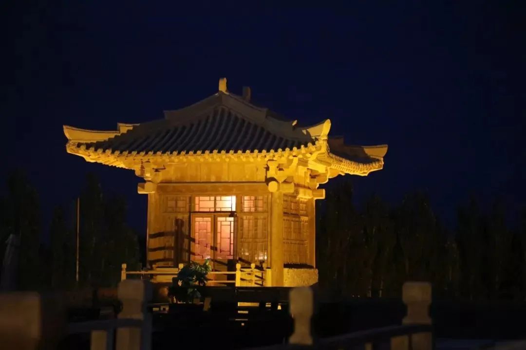 走进“东亚文化之都”:住在敦煌