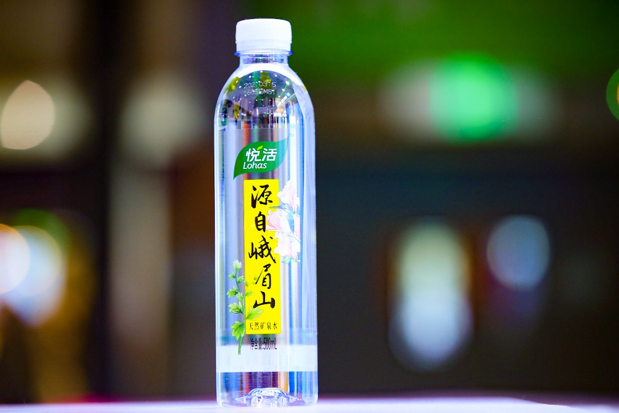 中粮悦活天然矿泉水亮相第104届成都全国春季糖酒会