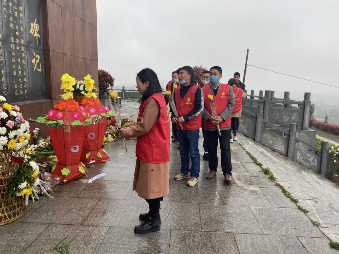 祭英烈學黨史悟思想廬江萬山鎮紮實開展黨史學習教育