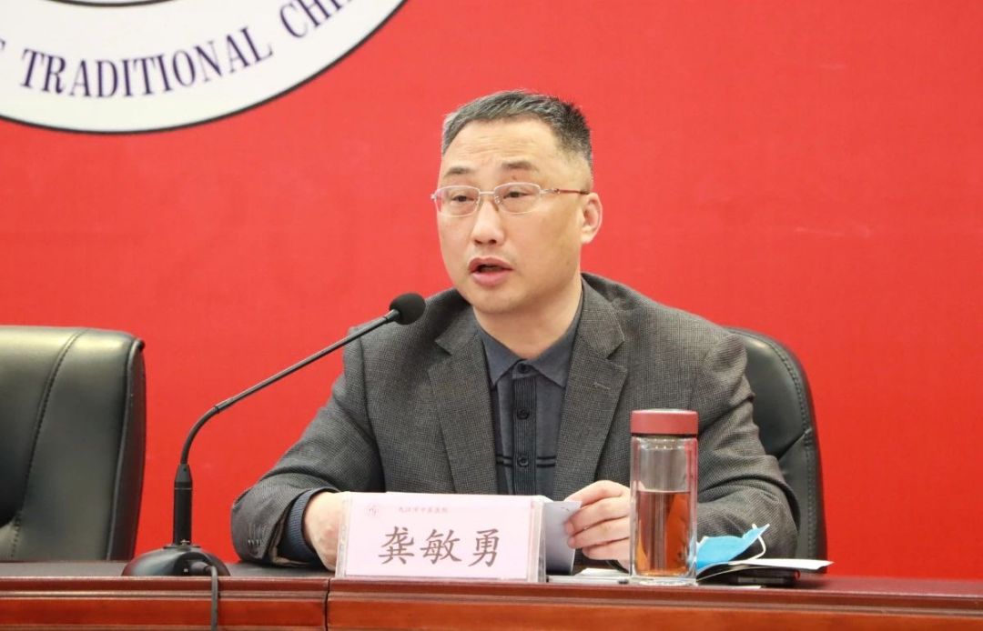 何剑锋强调,站在两个100年的历史交汇点,全体党员干部要认真按照中央