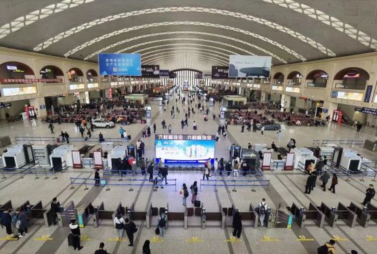 哈尔滨铁路清明小长假发送旅客93.3万人次