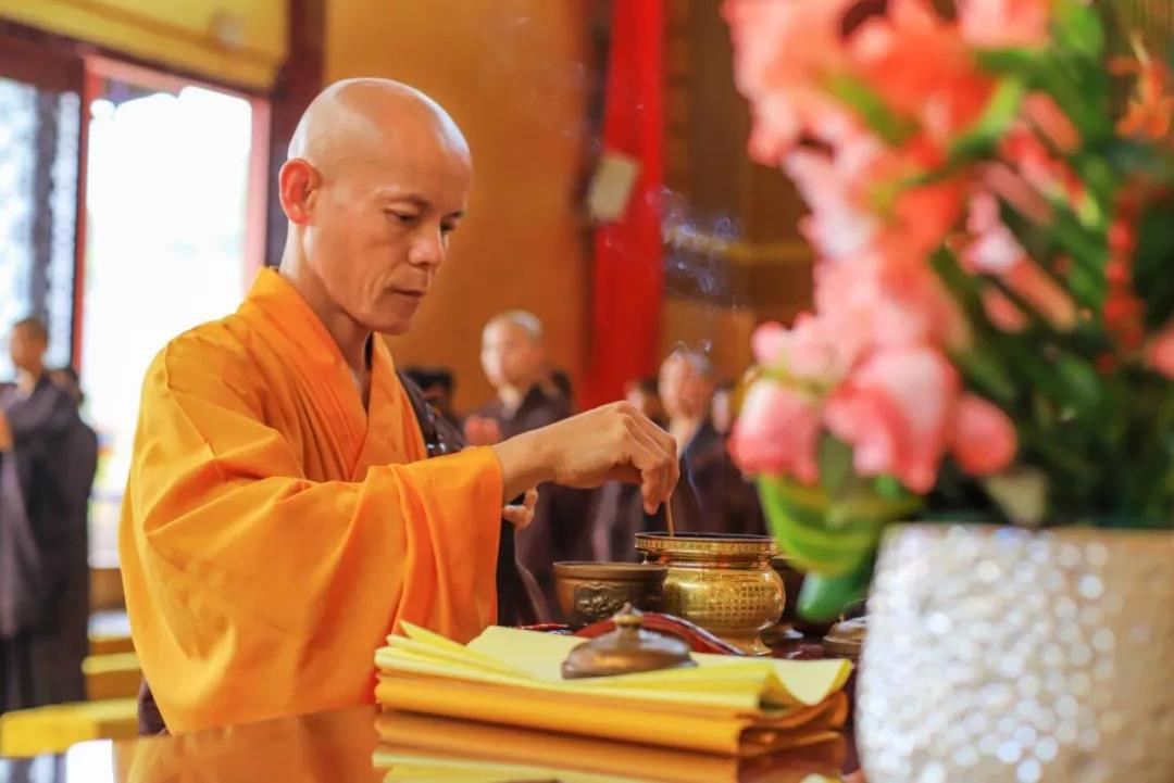 韶关翁源东华禅寺举行清明思亲报恩超度法会四众弟子诵经祈福