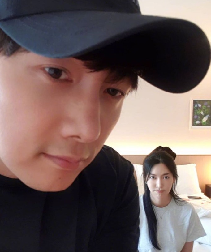 金素妍结束顶楼拍摄与老公李尚禹甜蜜度假