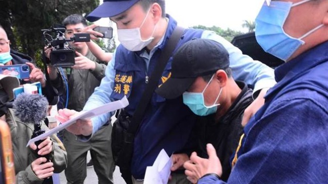 台铁事故负责人再被羁押 遇难者家属哭诉：几十条人命，怎么能50万交保