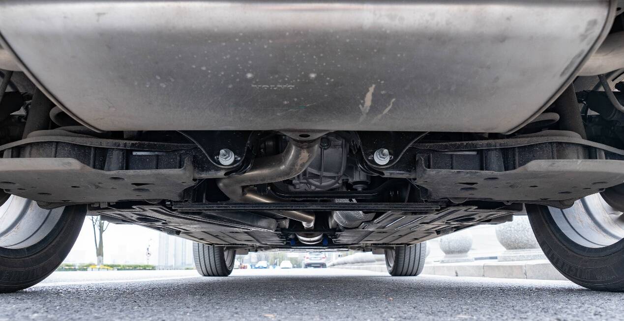 关于沃尔沃xc40的底盘悬架,小姐姐也有自己的感受.