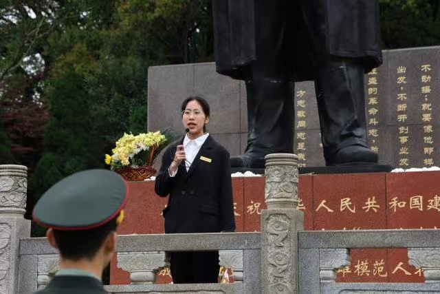 江西财经大学：传承红色基因 让清明祭扫更文明