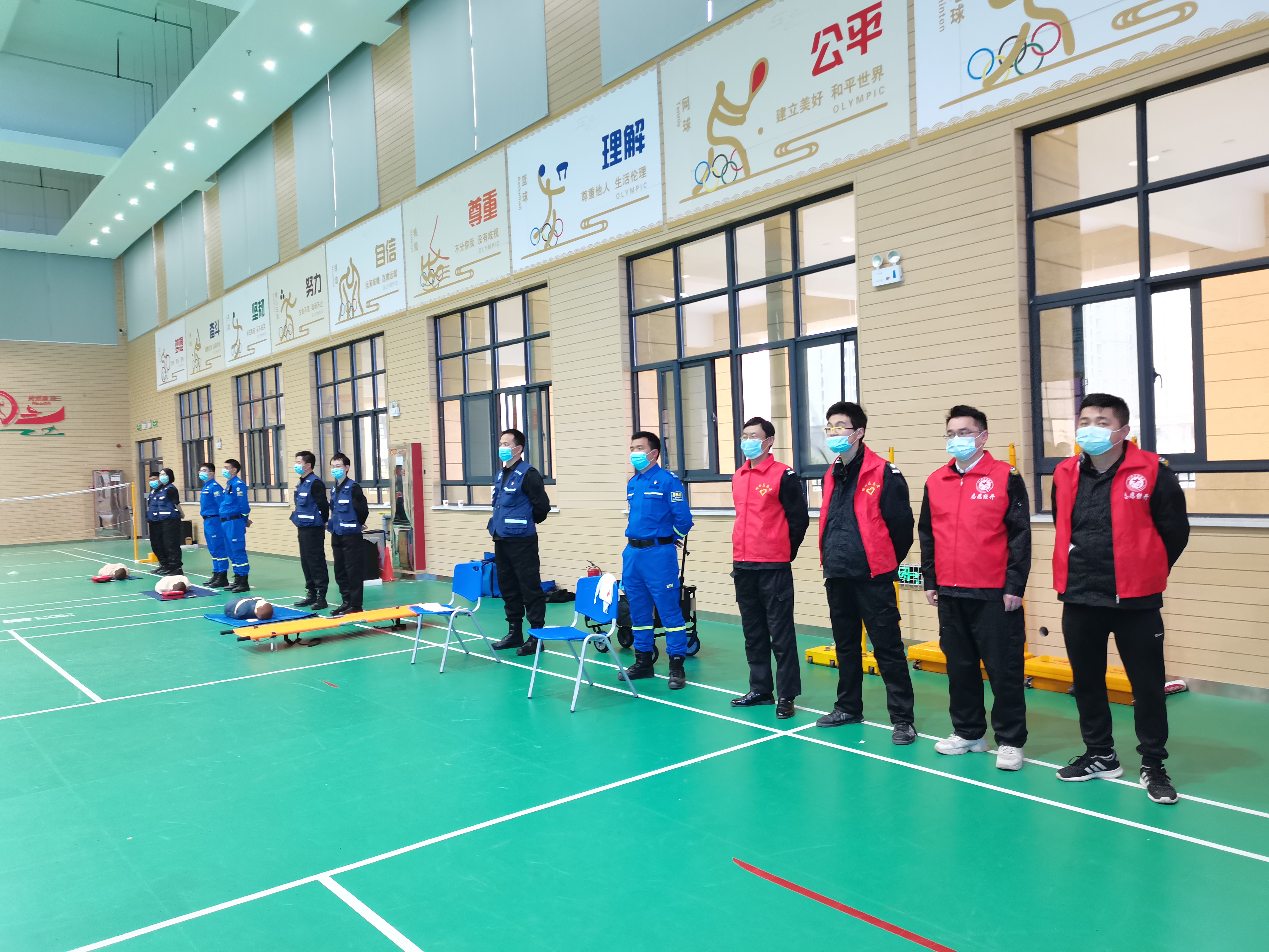 合肥一六八玫瑰園學校東校區合肥市藍天救援隊來校進行防溺水安全培訓