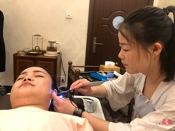 近两年南昌新增300余家采耳店医生提醒 频繁采耳容易引起外耳道炎症 凤凰网