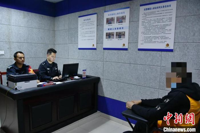 江西丰城警方破获偷越国边境案件4起刑事拘留10人（图）