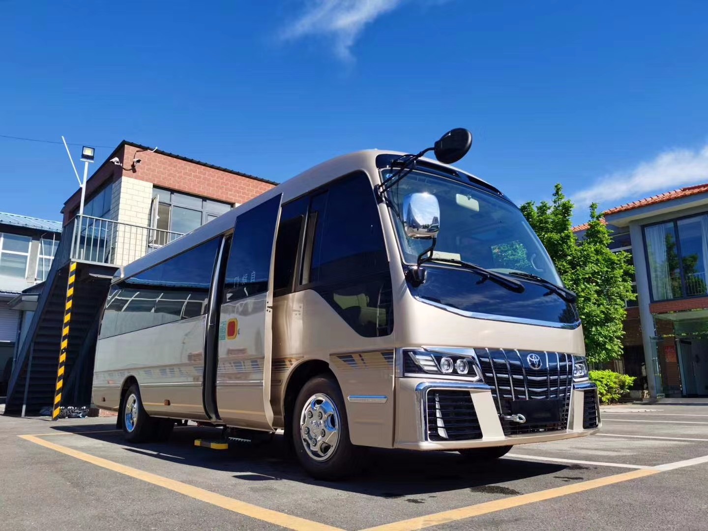 丰田考斯特17座报价丰田考斯特17座价格_凤凰网汽车_凤凰网