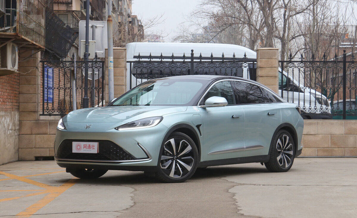 新logo联手华为阿尔法s联名款四季度来袭