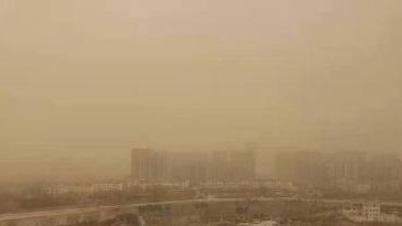 内蒙古多地再遭沙尘暴袭击:呼和浩特一栋楼7分钟被“淹没”_凤凰网