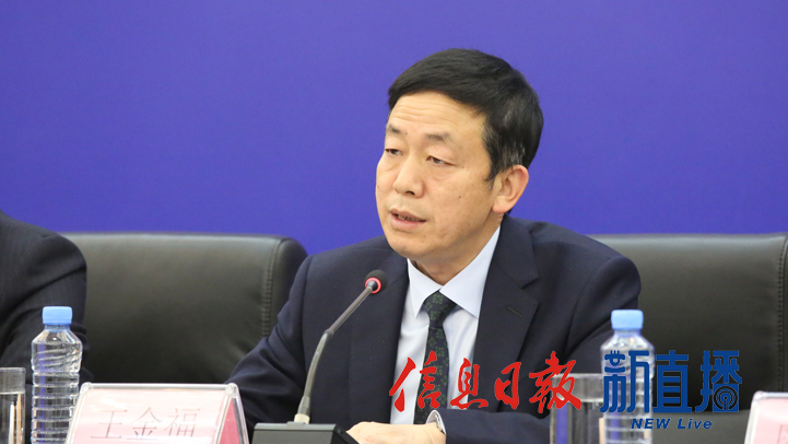 上饶市卫生健康委党组书记、主任王金福（文颖 摄）