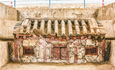 西安少陵原十六国大墓第二土雕建筑南面（资料照片） 新华社发