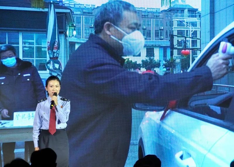 宣讲人董玲玲宣讲张克成先进事迹