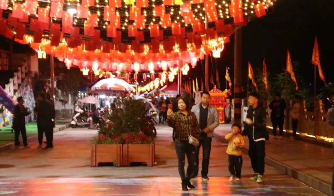 这方鸟鸣翠峰的山水间，藏着一个“小江南”……