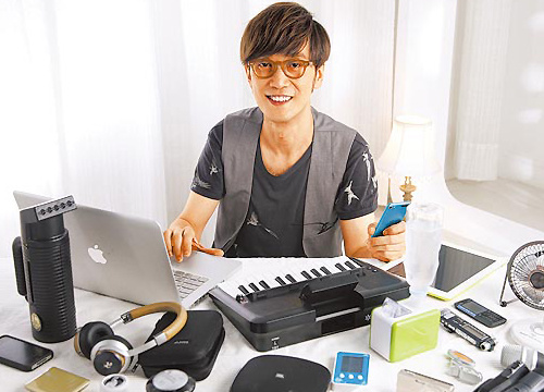 音乐创作始终占据着周传雄生活的大部分时间