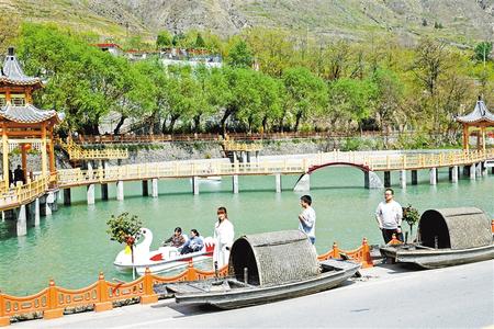 荷塘、小桥、游船……土桥子村获评第五届全国文明村镇。