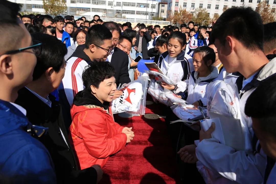 助力女性创变者 邓亚萍、池小燕对谈女性公益力量