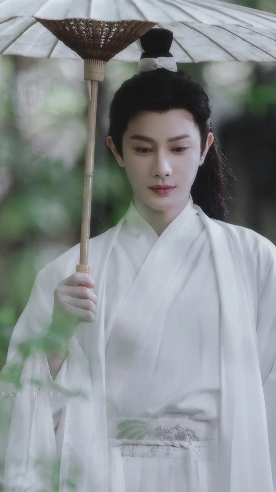 整了不如不整,古装美男新鼻子像泡发了一样.