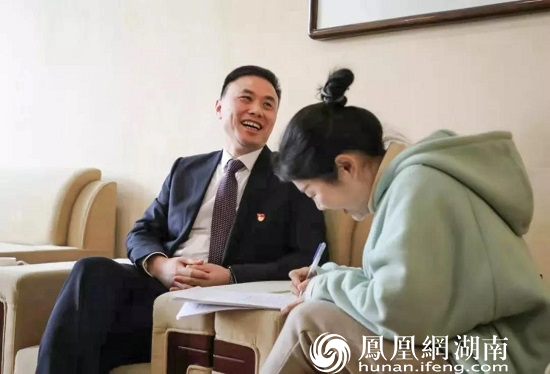 党委书记向勇志接受媒体专访