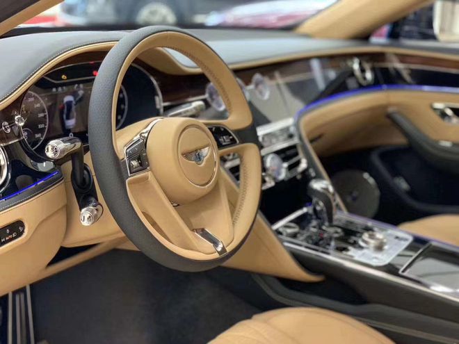 2021款宾利飞驰 现车闻名于世可选配置 