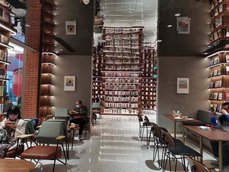 创意设计中心的共享图书馆 汤光磊摄