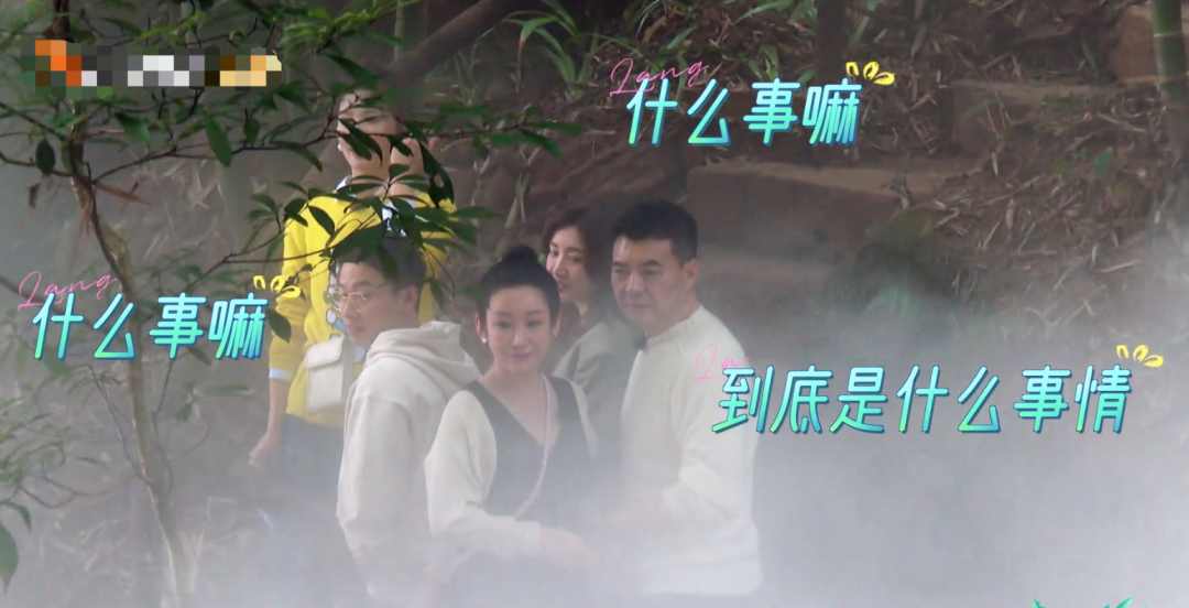 然后又进入卑微哄妻的阶段，直接以“陈建斌蒋勤勤吵架又好笑又好气”的话题上了热搜。