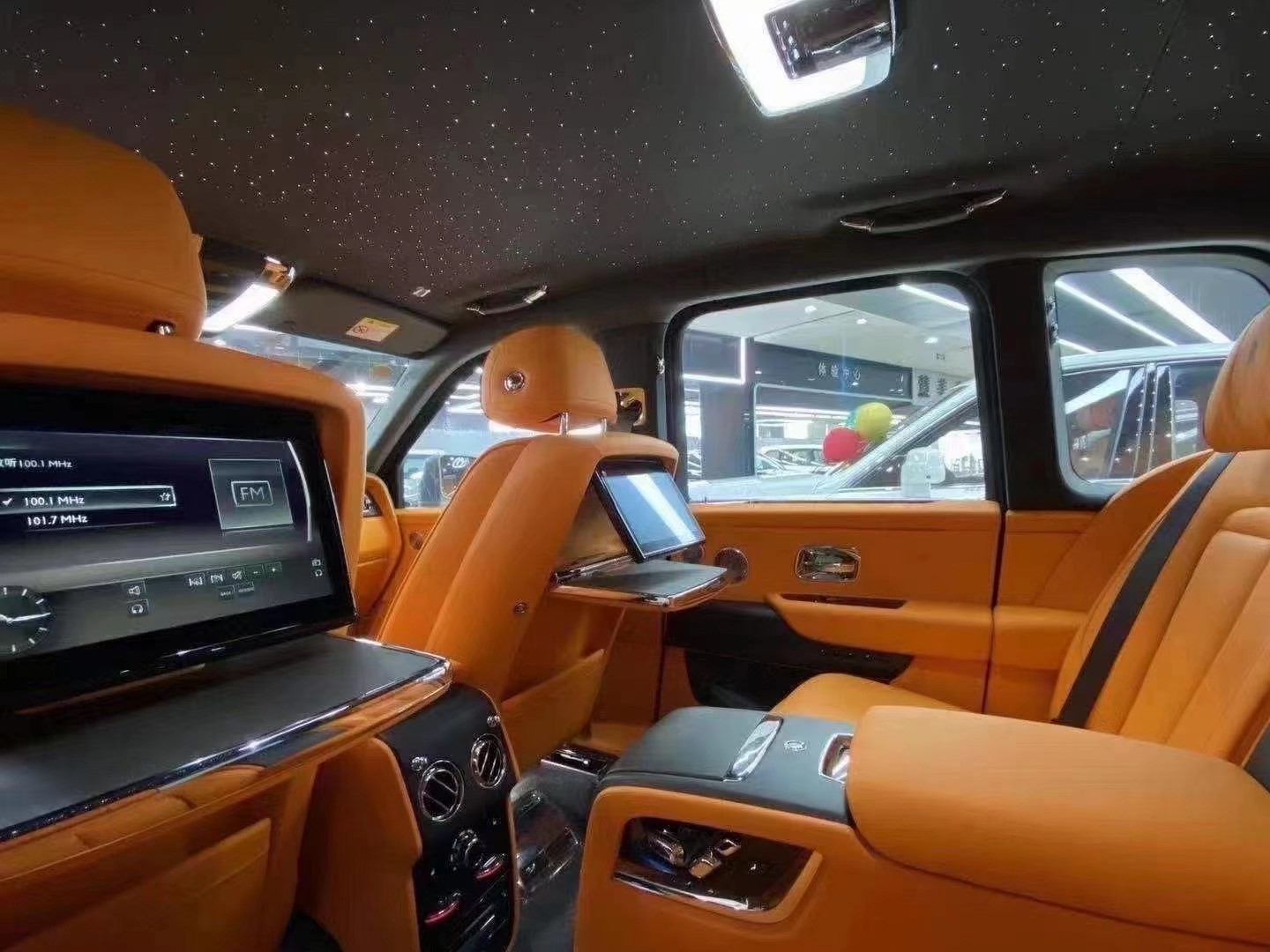 21款劳斯莱斯库里南随性而动感的气质