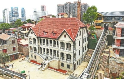 武昌昙华林历史文化街区，修缮后的瑞典教区旧址建筑群依山就势、格局灵活。