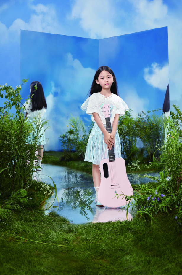 年仅六岁的天才吉他手miumiu, 在疫情期间坚持每日长达6小时的弹琴