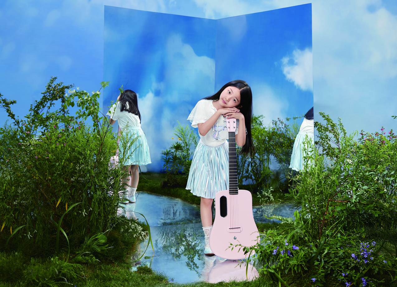 年仅六岁的天才吉他手miumiu, 在疫情期间坚持每日长达6小时的弹琴