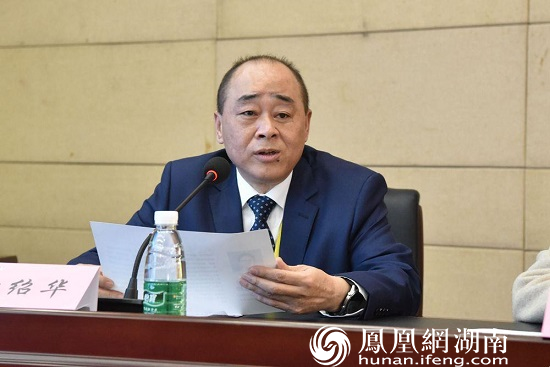 常德一医重症医学科主任黄绍华主持讲座
