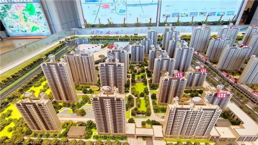 沙盘实景图楼盘动态中骏汇景城于4月18日加推31,35,39,40#,共计408套