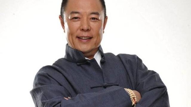 娱乐圈中的皇帝专业户张铁林，早年竟是凤凰卫视的人？