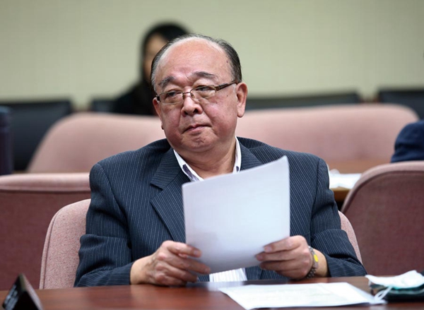 岛内军人将被逼接种阿斯利康疫苗?吴斯怀吁台防务部门硬起来