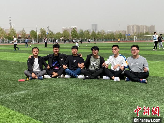 一路同行齐心协力河北“学霸宿舍”6人考研全“上岸”