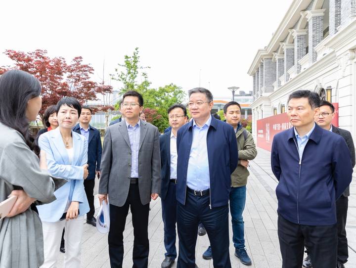 江北区委书记傅贵荣加快将老外滩打造成国际有知名度的地标性街区