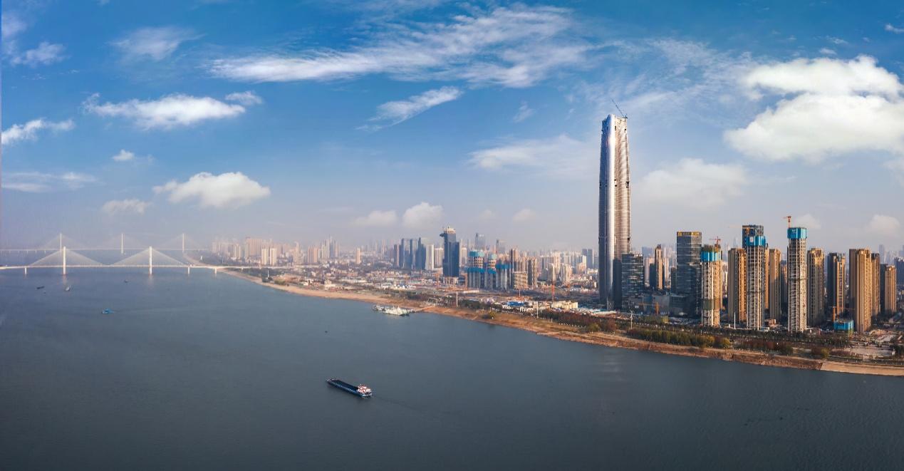 世界武汉·惊艳起跑 携手绿地双地标·一起领跑2021