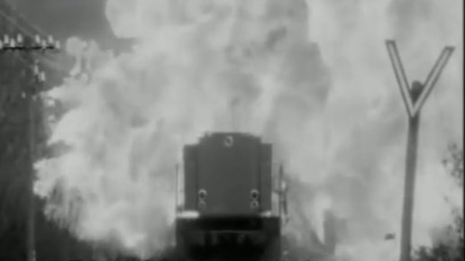 唐山大地震：火车漏油起火，列车员冒死救火