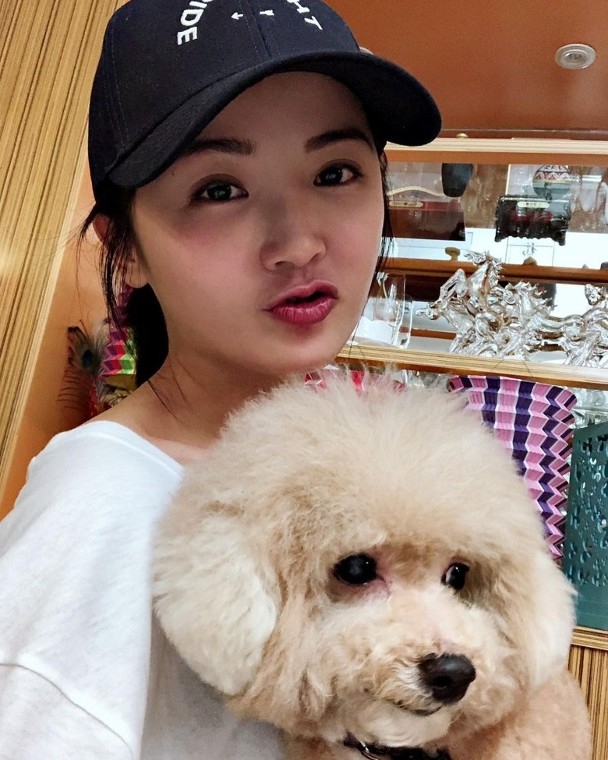 半月内两只爱犬接连去世，阿Sa心痛发文：妈妈好想念你啊