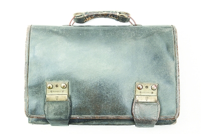 董必武用过的公文包。