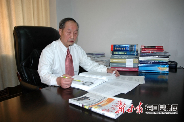 达道安在工作中