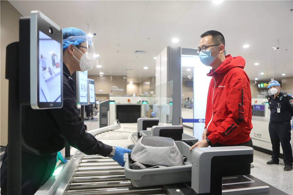 哈尔滨机场2号航站楼b1区安检通道投用