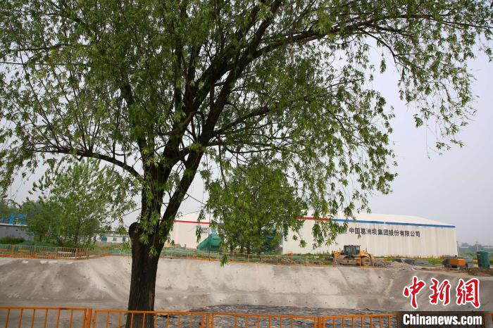 武汉汉江湾:“土医生”为化工土壤“排毒”